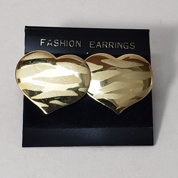 Bold Gold Tone Zebra Print Stud Earrings – Retro Animal Print Statement Jewelry - Picture 6 of 7